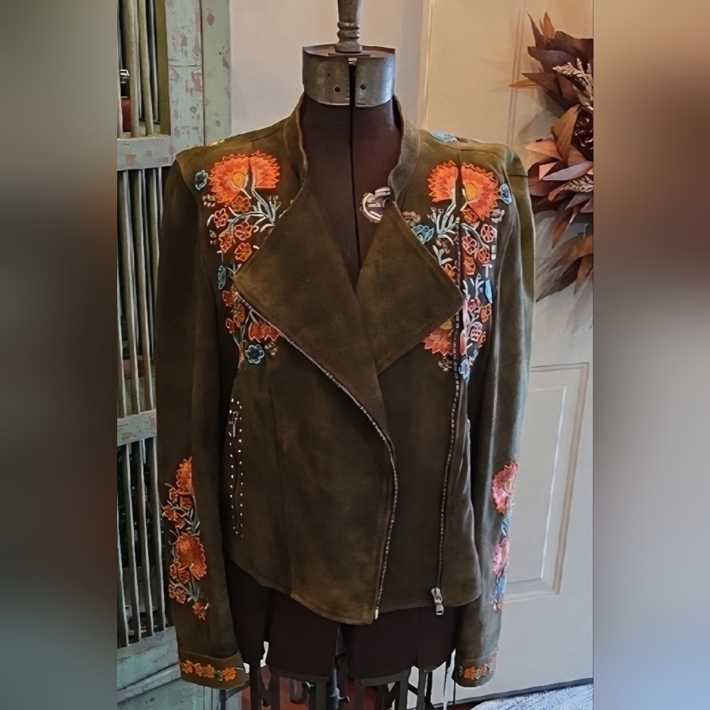 NWOT! Tasha Polizzi Beautiful Suede Jacket w/ Floral Embroidery & Beading - Picture 2 of 13